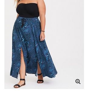 Brand new with tags Disney lion king maxi skirt